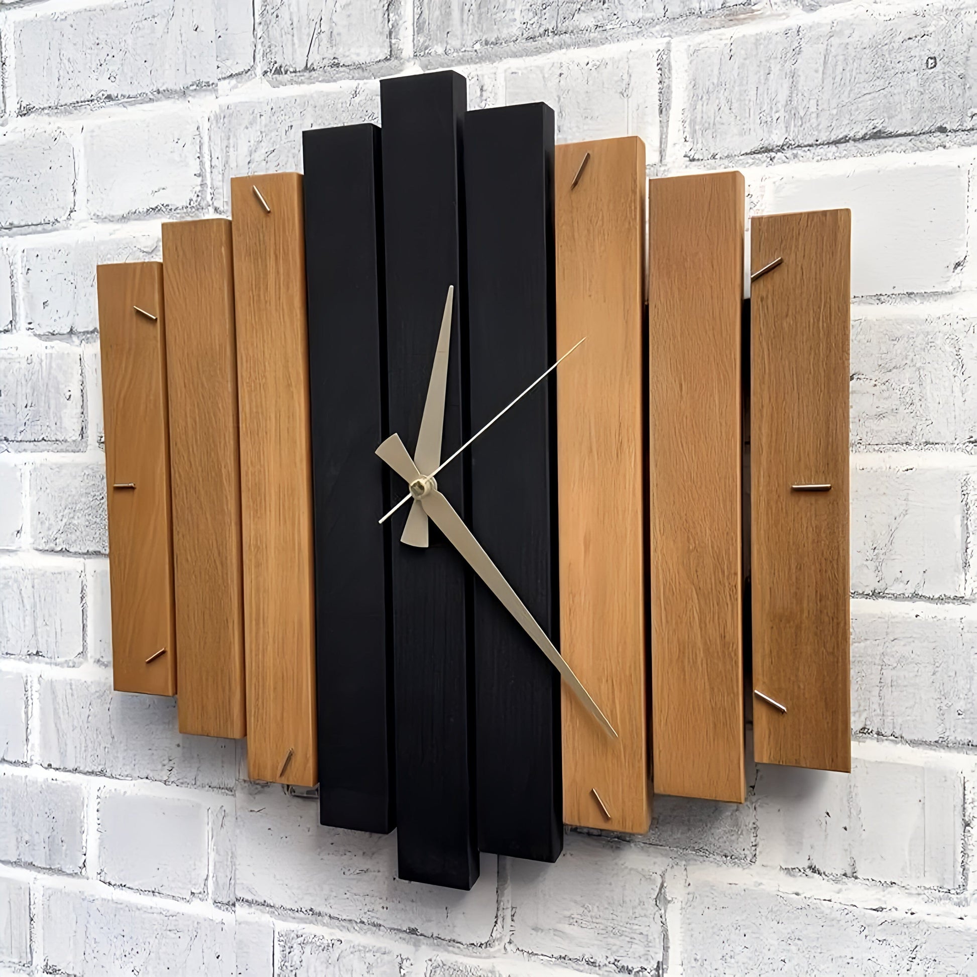 Horloge bois design | Avenue de l'horloge noir / bois